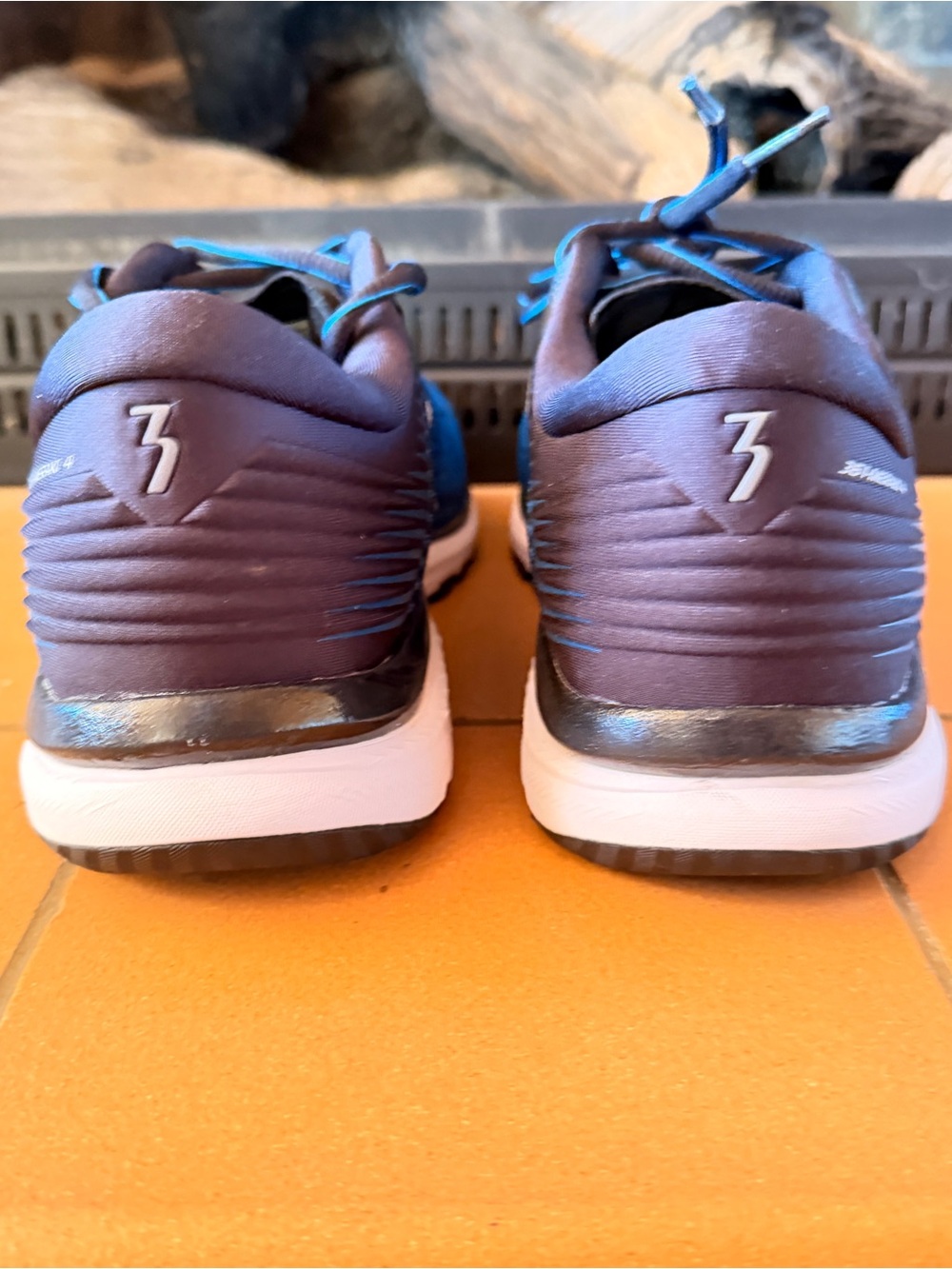 Men's Blue Athletic Running Shoes with Charcoal Details - Picture 4 of 13